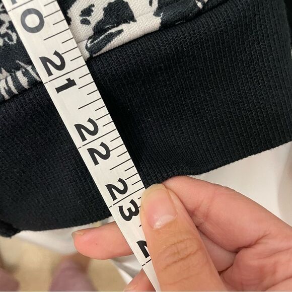 LULULEMON FLEUR SOMBRE BLACK / WHITE SCUBA HOODIE Full‎ zip JACKET SIZE 2 - Picture 6 of 10